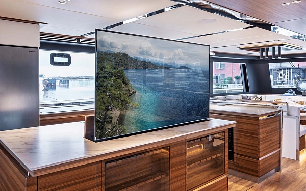 Аренда катамарана на солнечных батареях Vision F Yacht ATRAVERSIA во Франции